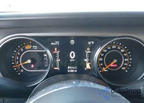 2020 Jeep Wrangler Unlimited Sahara 4X4 from USA, damaged, VIN 1C4HJXEN4LW272128